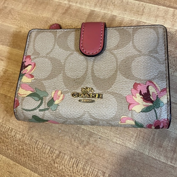 Coach Signature Pink Lily Wallet - Picture 1 of 10